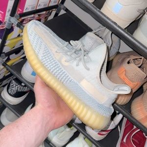 adidas Yeezy Boost 350 V2
Cloud White (Non-Reflective)